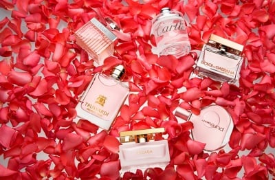 С аромат на роза