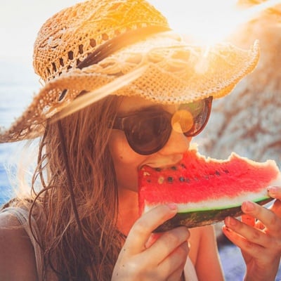 Живот в бутилка: твоят парфюм за всяко време на деня през почивката